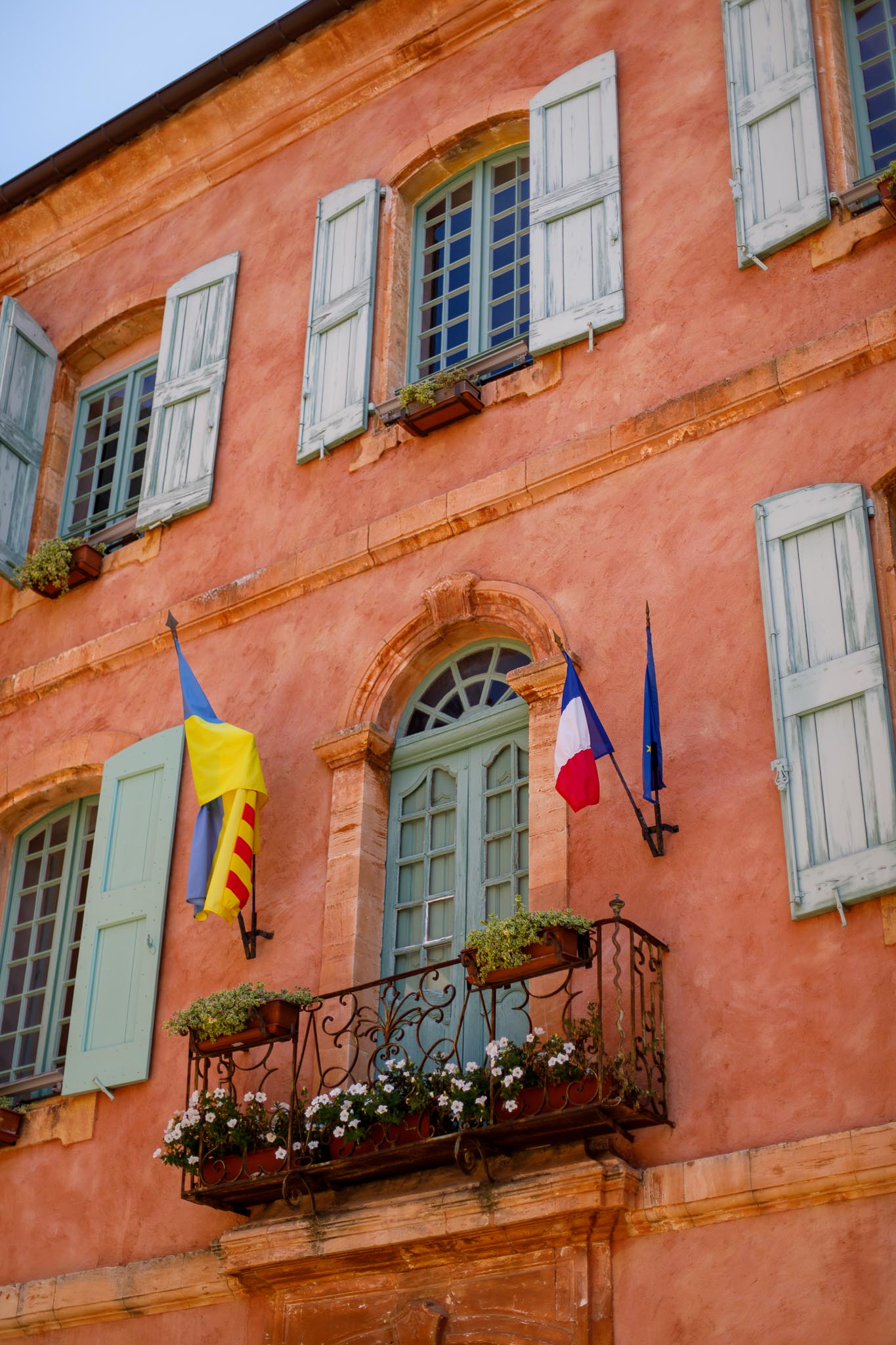  Roussillon Mairie 