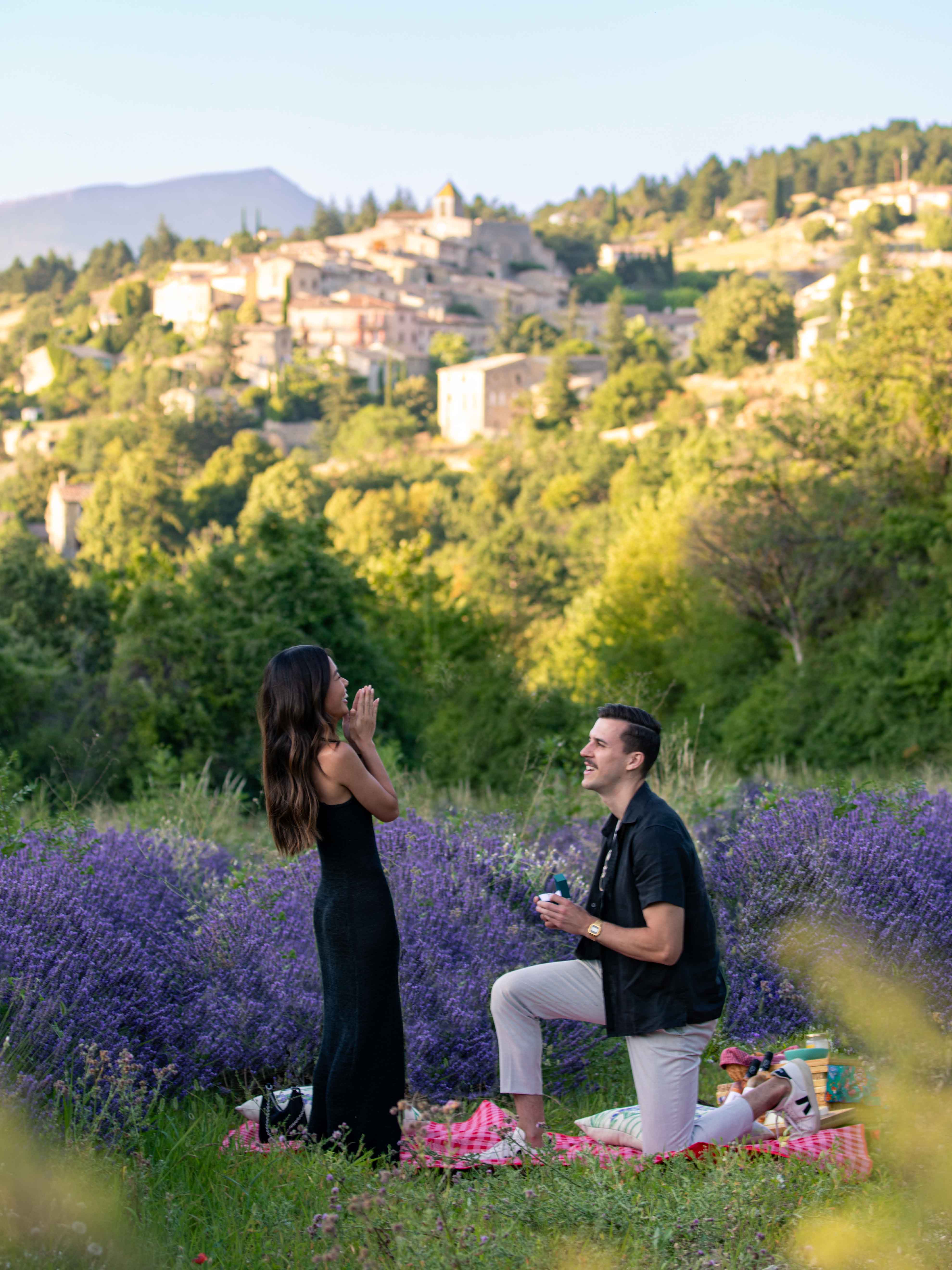 Anita Tissier Photography - Marriage proposal in the lavender fields of Valensole, in Provence, South of France
